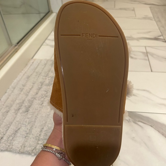 FENDI Genuine Sheerling Slide Sandal l Size 39 - Picture 3 of 6
